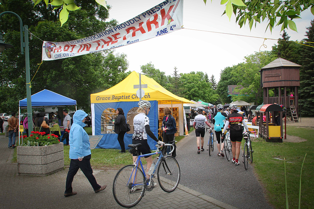 Arts in the Park 2017. Photo by Barry Gray.