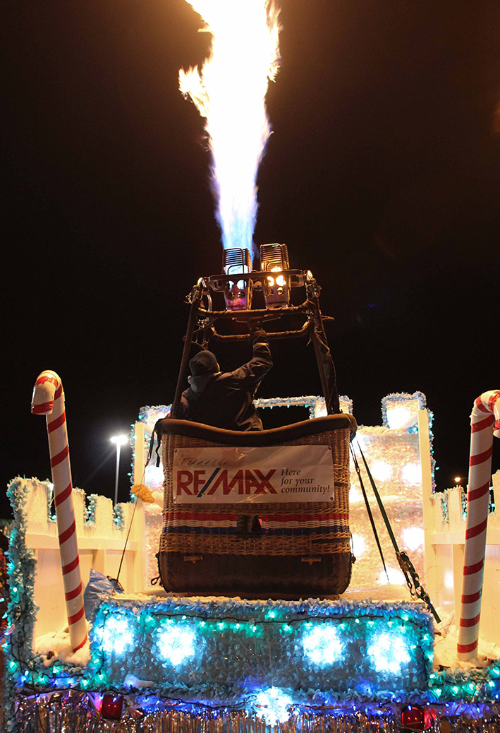 Stittsville Parade of Lights 2016. Photo by Barry Gray