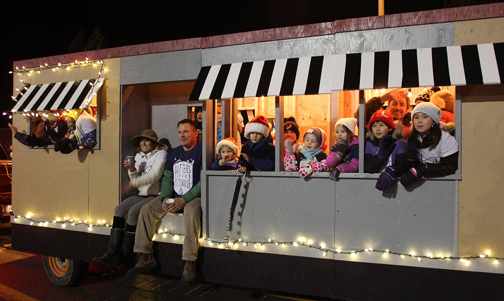 Stittsville Parade of Lights 2016. Photo by Barry Gray
