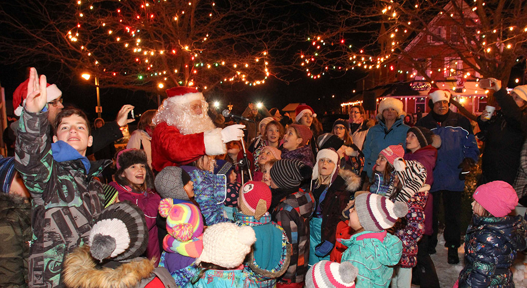 Stittsville Parade of Lights 2016. Photo by Barry Gray
