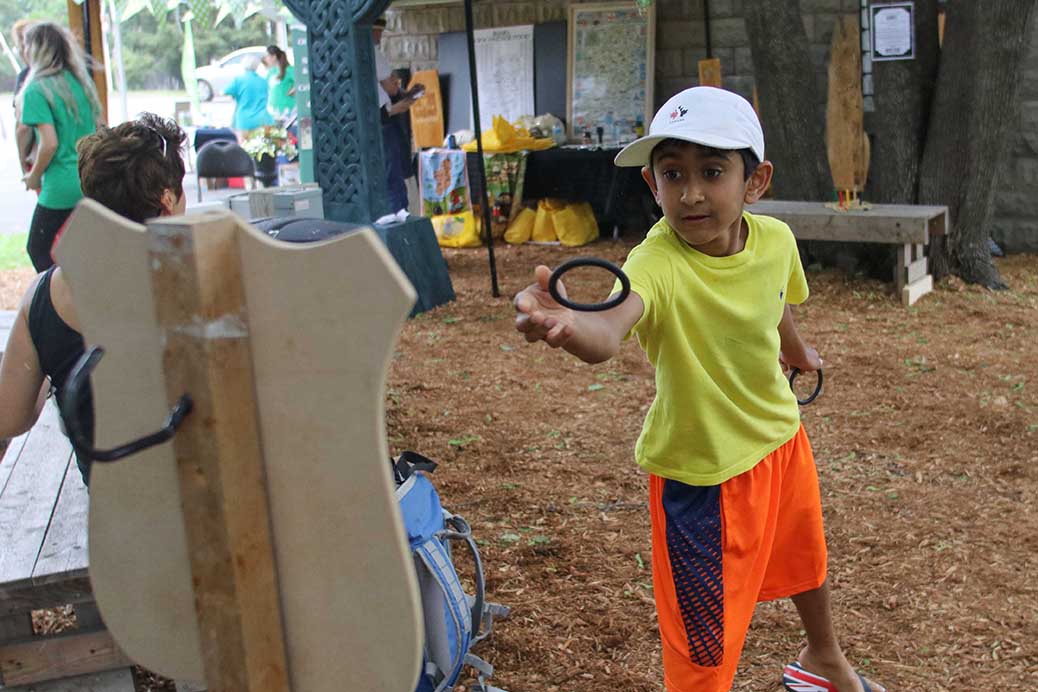 Photo by Barry Gray.