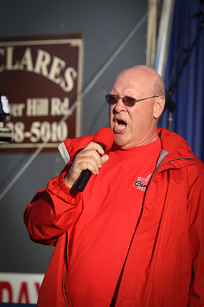 Lyndon Slewidge sings O Canada. Canada 2017 in Stittsville. Photo by Barry Gray.