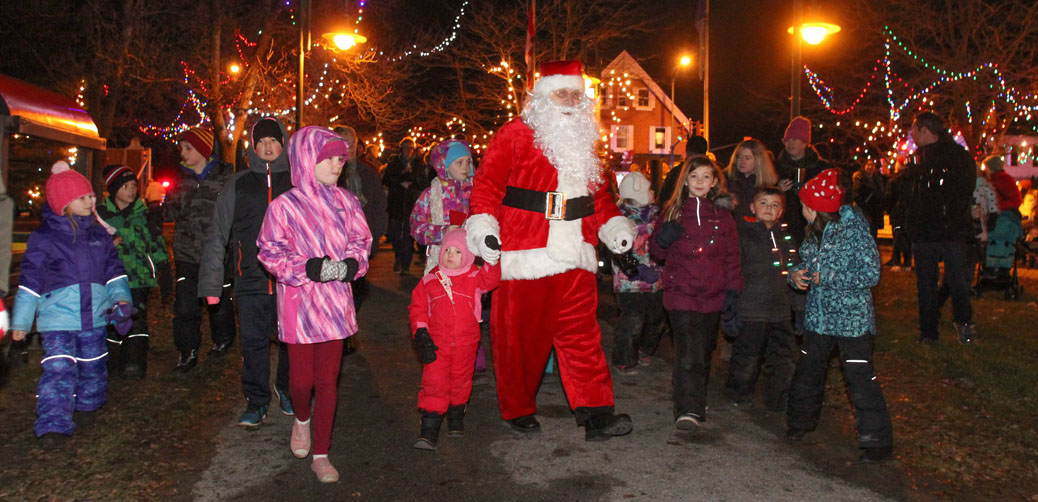 Stittsville Parade of Lights 2017. Photo by Barry Gray