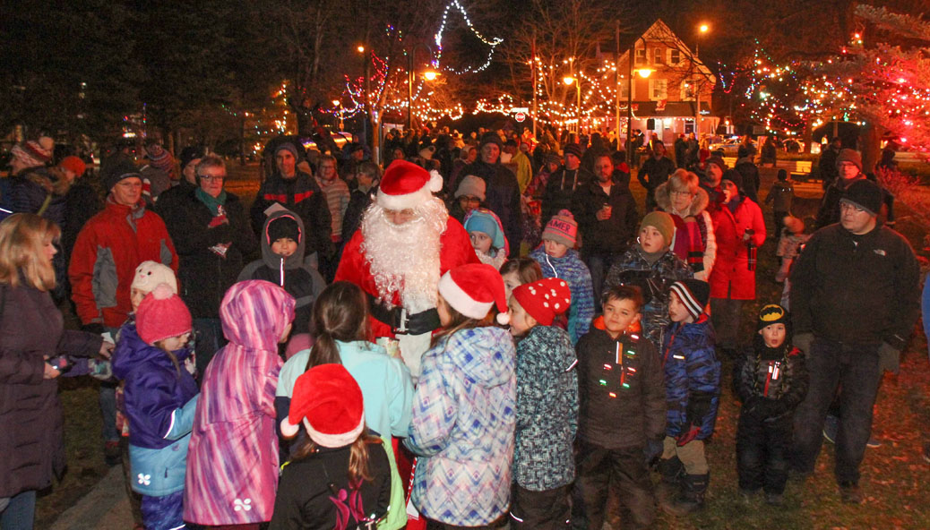 Stittsville Parade of Lights 2017. Photo by Barry Gray