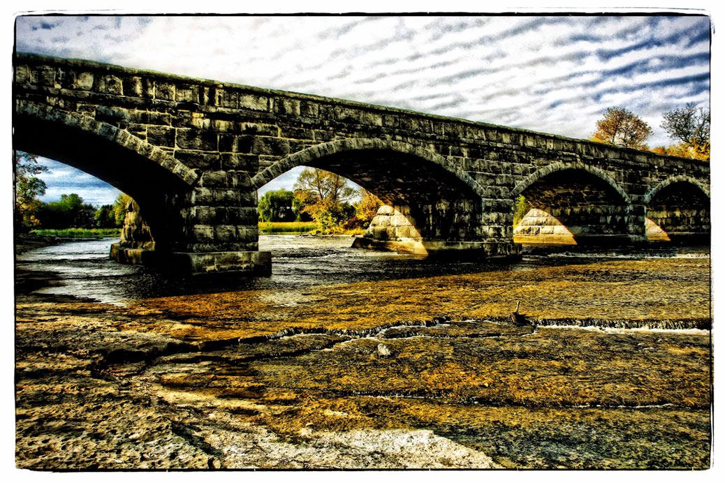 Pakenham Five Span Bridge. Photo by Barry Gray.