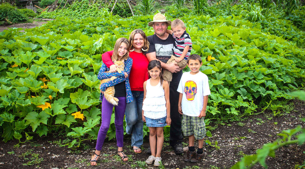 The Pazab Family: Agata and Preston Zabarowski, with Sonja, 11, Eloy, 9, Sasha, Arkadiusz, 3. Photo by Barry Gray.